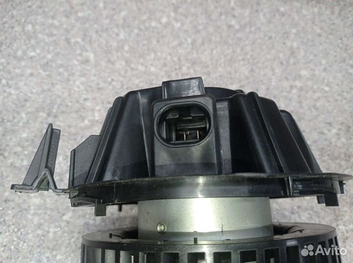 Моторчик отопителя Renault Duster