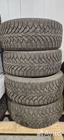 Nokian Tyres Hakkapeliitta 4 215/45 R17 91T