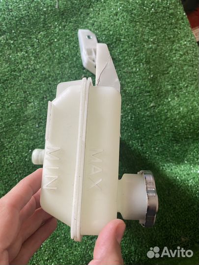 Расширительный бачок Ниссан Лиф Ze1