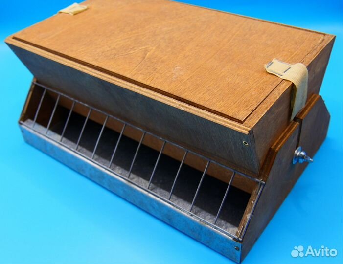 Кормушка для птицы двусторонняя