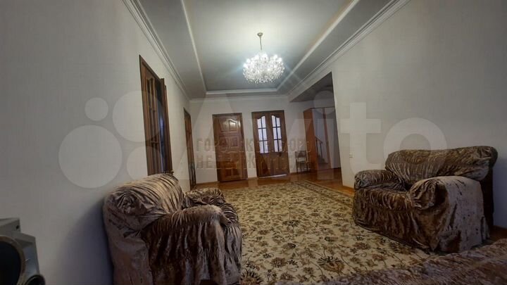 Дом 290 м² на участке 6,5 сот.