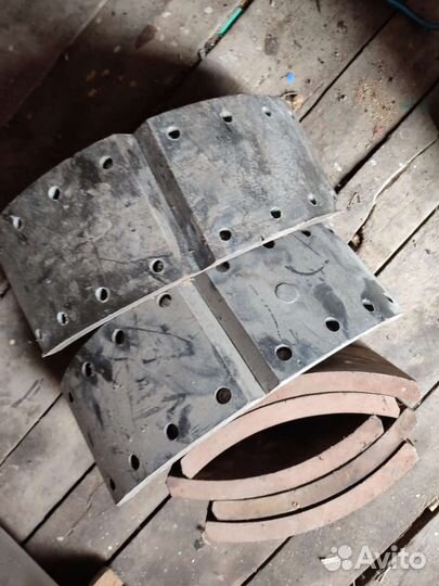 Продаю колодки задние
