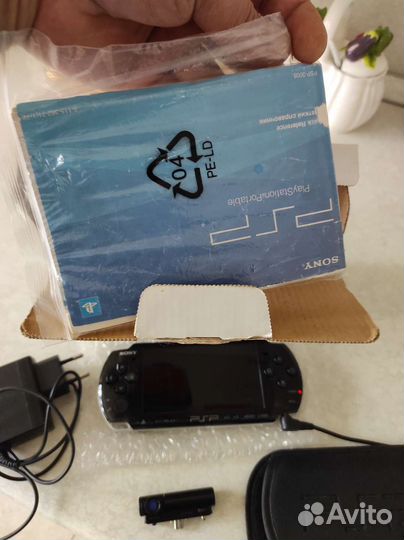 Sony PSP 3008 прошитая 64 игры
