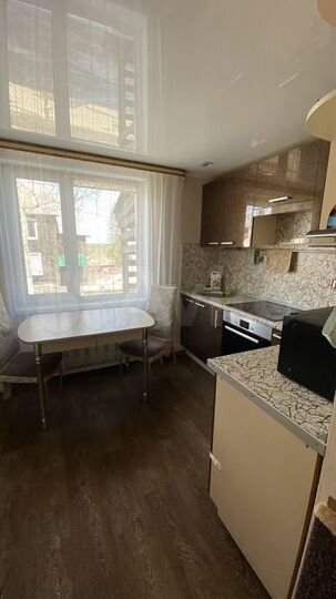 2-к. квартира, 57 м², 1/2 эт.