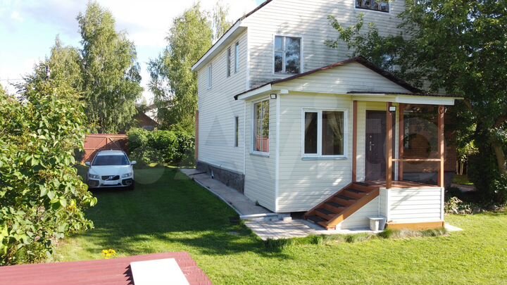 Дом 245 м² на участке 18,3 сот.