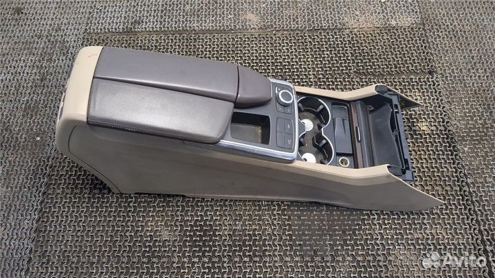 Консоль салона Mercedes GL X166, 2013