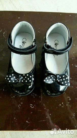 Туфельки чёрные и белые 22р