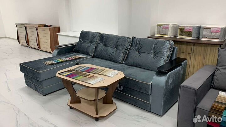 Диван с оттоманкой