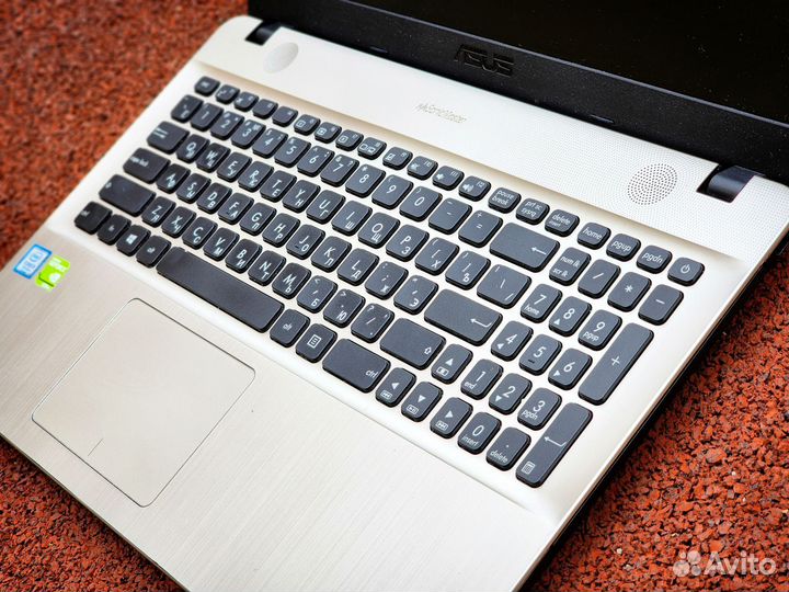 Игровой Asus VivoBook