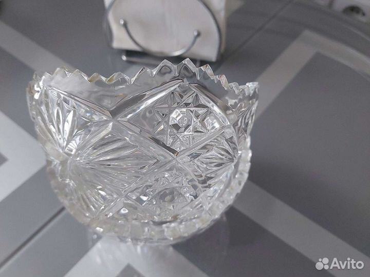 Хрустальная конфетница