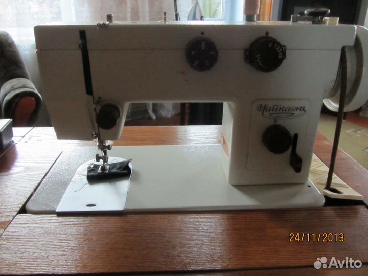 Швейная машина 
