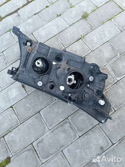 Фары на toyota land cruiser 200 передние