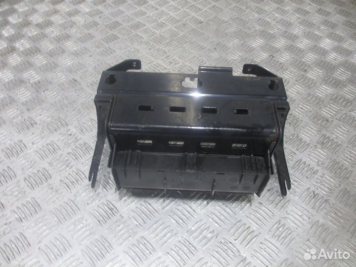 Накладка торпедо MAN 81254410725