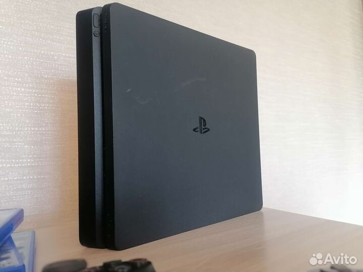 PS4 Slim +2 джоя, игры