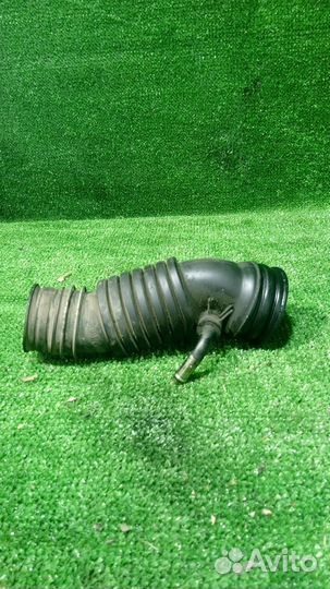 Патрубок воздушного фильтра Toyota Corolla