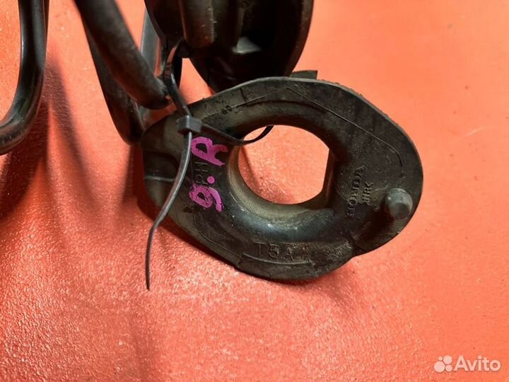 Пружина задняя Honda Fit GR3 LEB 2020 Пробег 18900