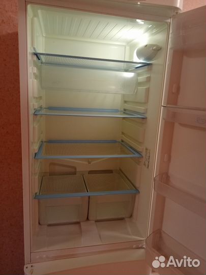 Продам холодильник рабочий бу