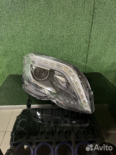 Фары Mercedes-Benz GLK X204