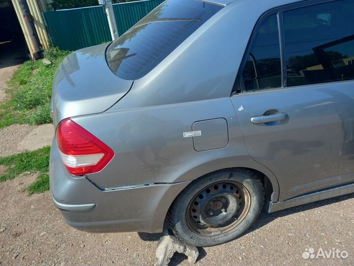 Задняя часть кузова nissan tiida седан