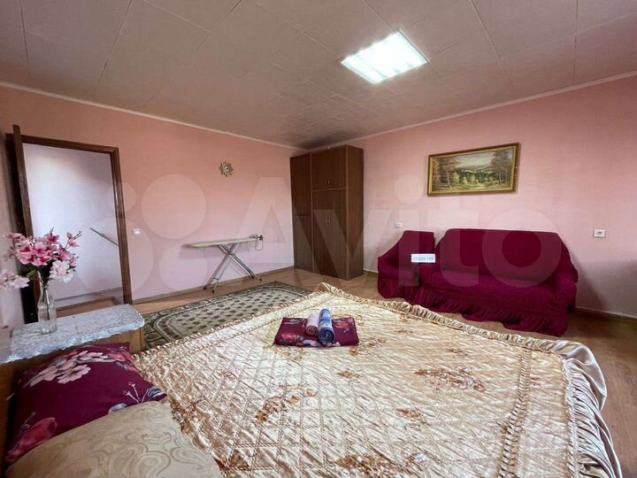 1-к. квартира, 52 м², 1/2 эт.