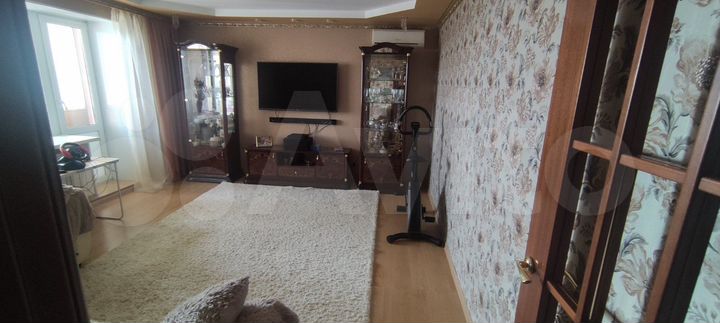 3-к. квартира, 100 м², 9/10 эт.