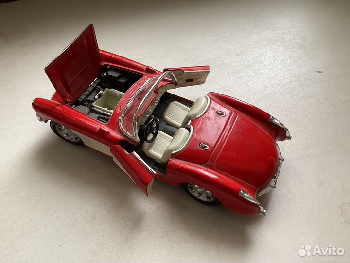 Модель автомобиля Chevrolet Corvette 1957