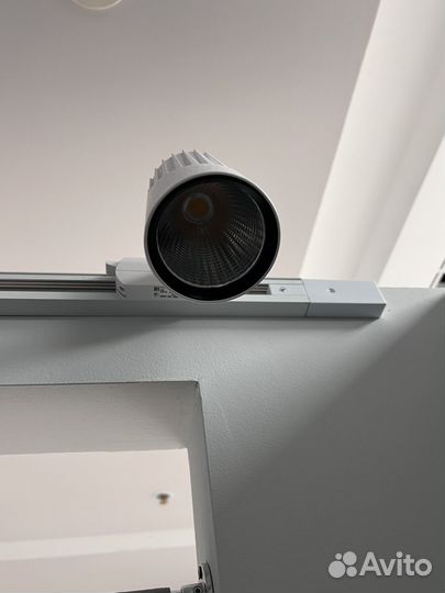 Светильник трековый