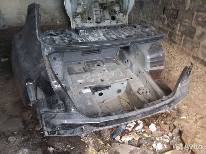 BMW F01 бмв Ф01 задняя часть кузова четверть