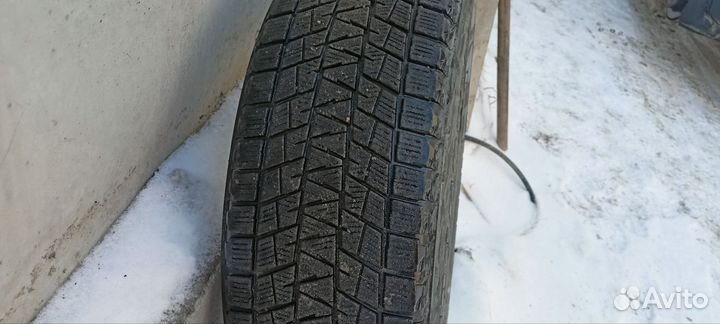 Bridgestone Blizzak DM-V1 225/65 R17