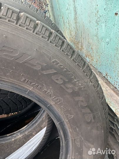 Pirelli Ice Zero 215/65 R16