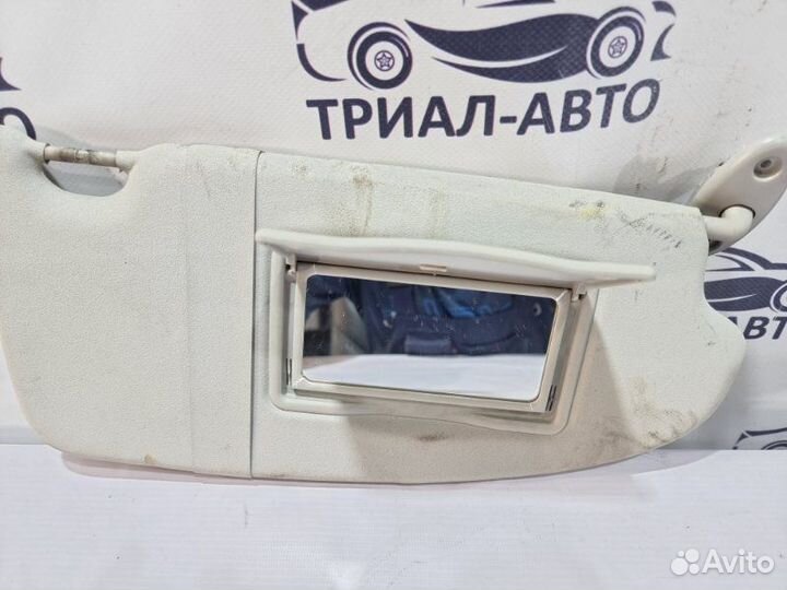 Козырек Focus 2