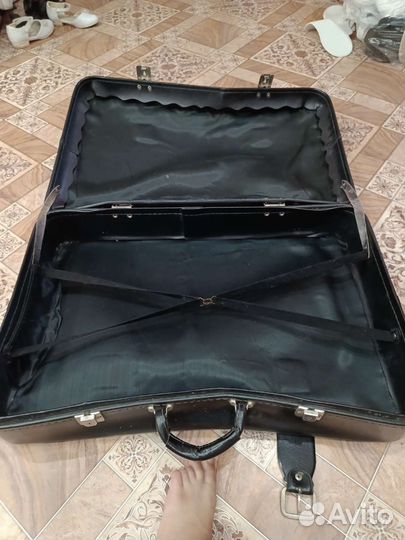 Чемодан из натуральной кожи