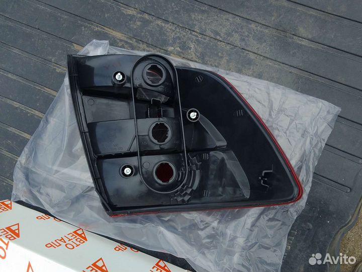 Задний фонарь granta правый