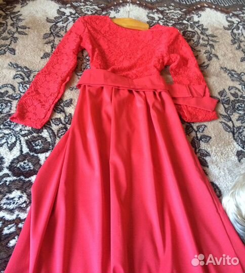 Платье новое s