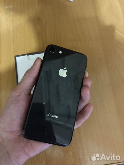 Телефон iPhone 8 64 gb