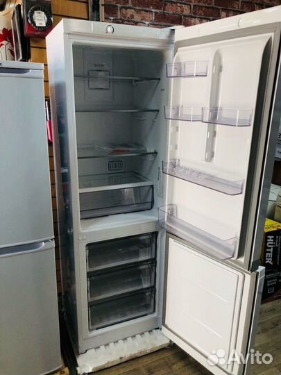 Холодильник Hotpoint HT 4181I W