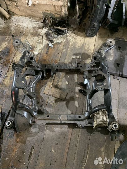 Подрамник передний Jeep Grand Cherokee 4 wk2 10-15