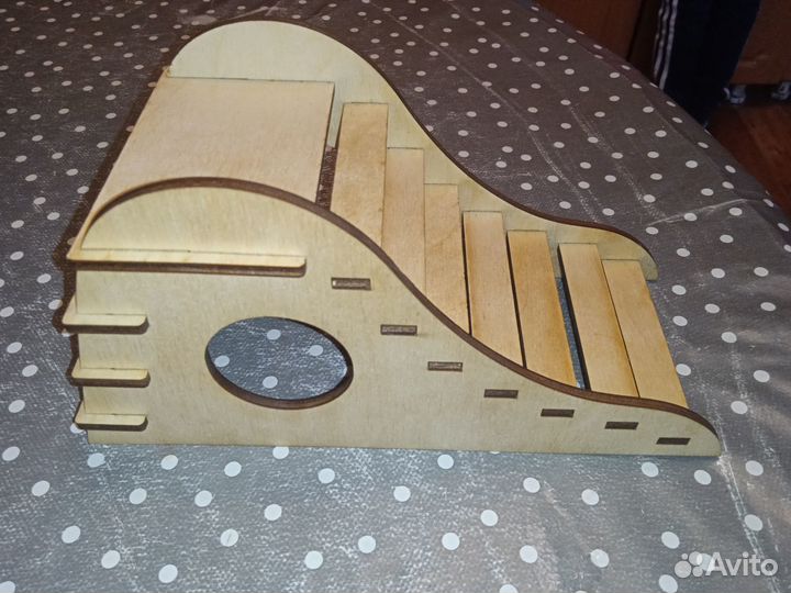 Деревянный домик для крыски, хомяка