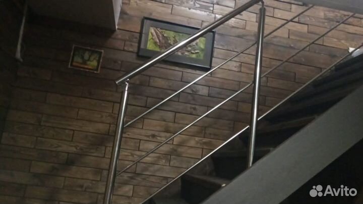 Перила для лестниц для загородного дома