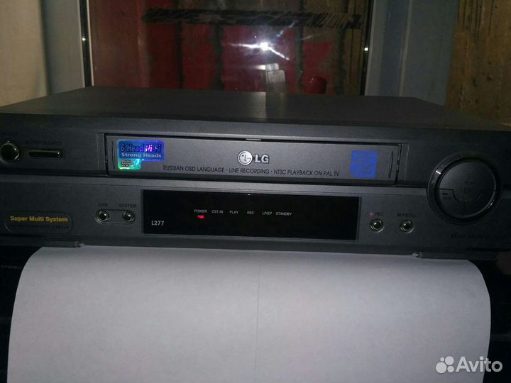 Видеомагнитофон LG