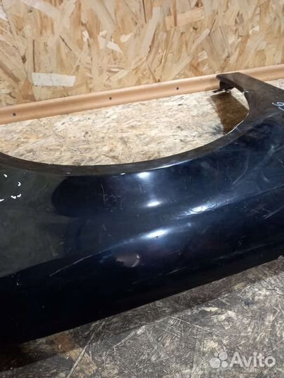 Крыло Правое Ауди А4 Б6 Дефект на фото
