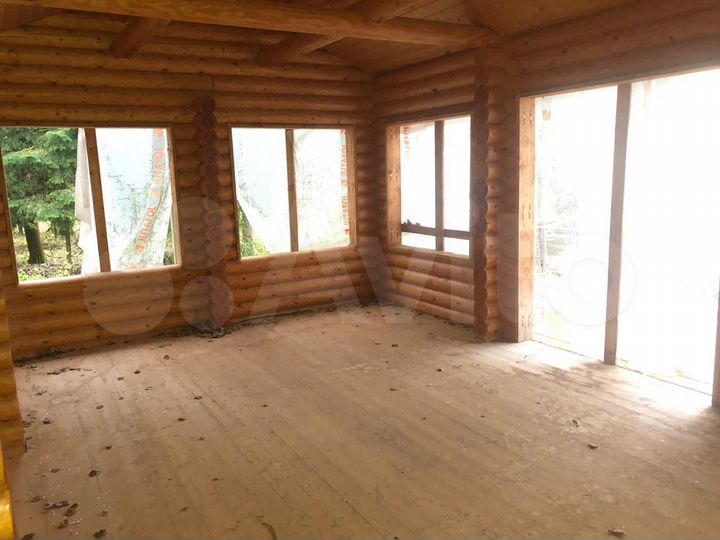 Коттедж 310 м² на участке 100 сот.