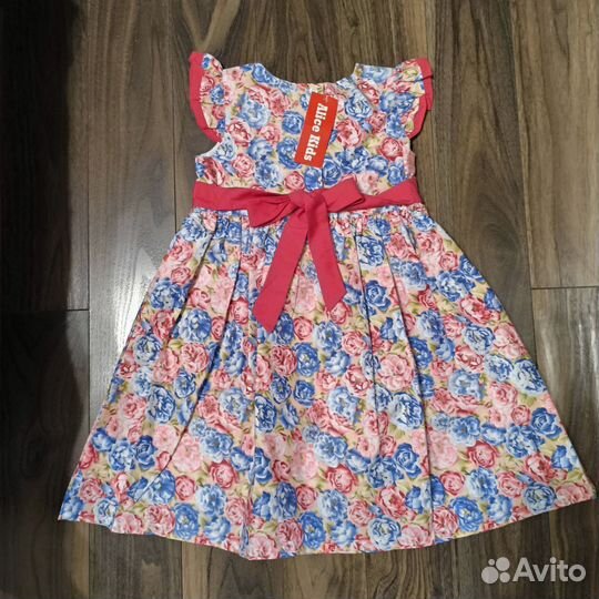 Новое нарядное платье