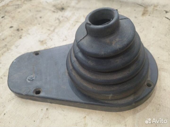 Кожух кулисы кпп Лада 2103 седан 1980