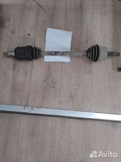 Привод левого колеса