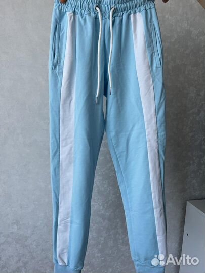 Женский спортивный костюм