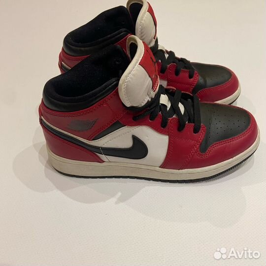 Jordan 1 Mid Chicago Black Toe (GS) 4.5Y 36.5 EUR