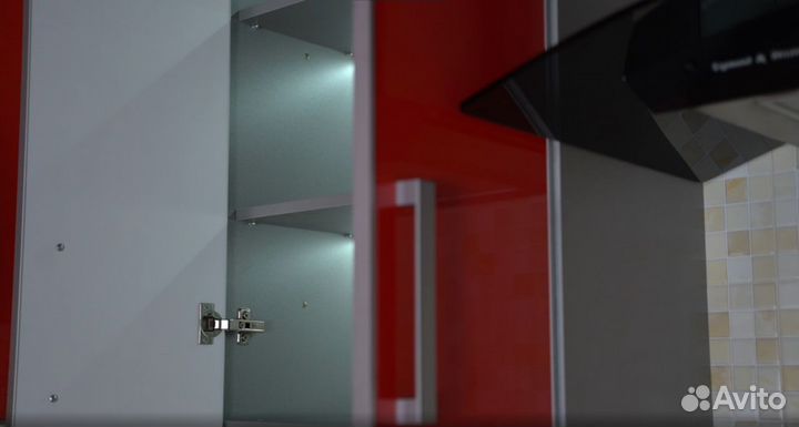 Подсветка дома и кухни в нескольких цветах