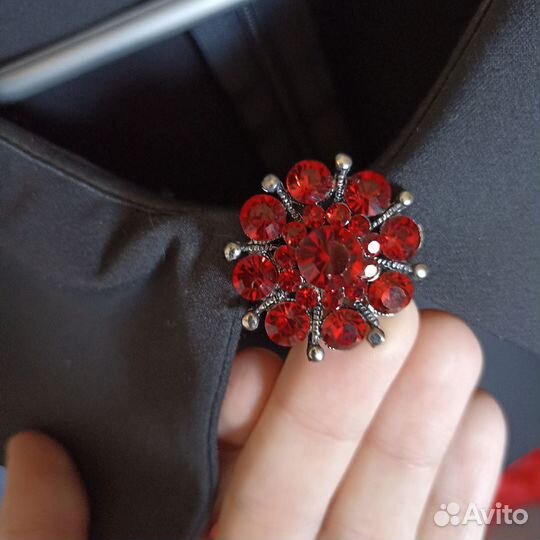 Платье красно-черное размер m