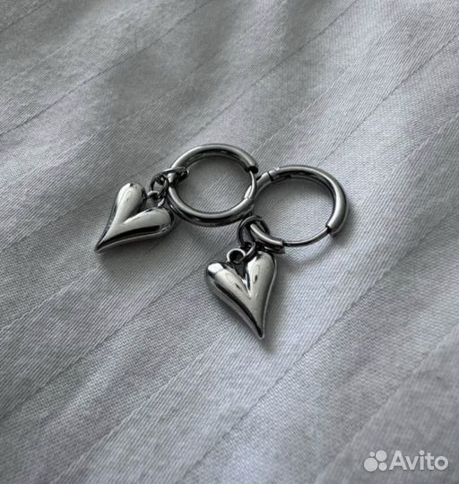 Серьги и кольцо сердца в стиле avgvst
